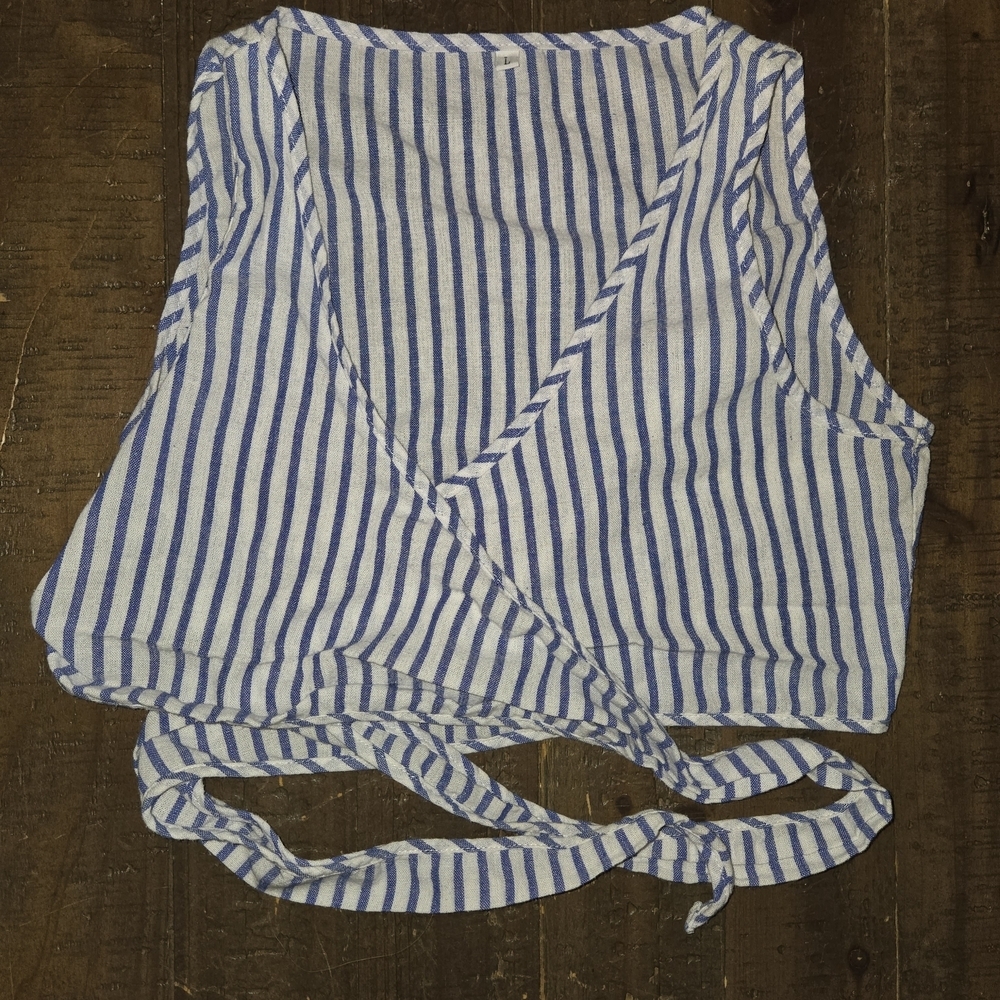 Large Striped 2 Piece Outfit Cropped Wrap Top Flowy Shorts Nautical Resort Pinup - Picture 3 of 4